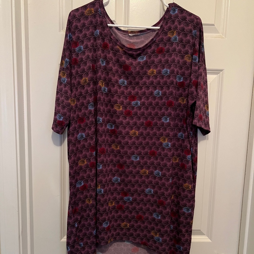 **FINAL REDUCTION** LuLaRoe Irma XL in a cute pattern, silky fabric